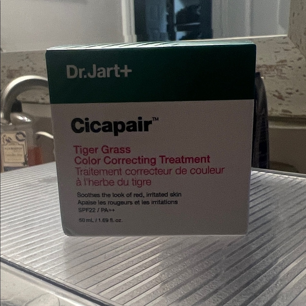 Dr. Jart+ Cicapair Tiger Grass Color Correcting Treatment - Green